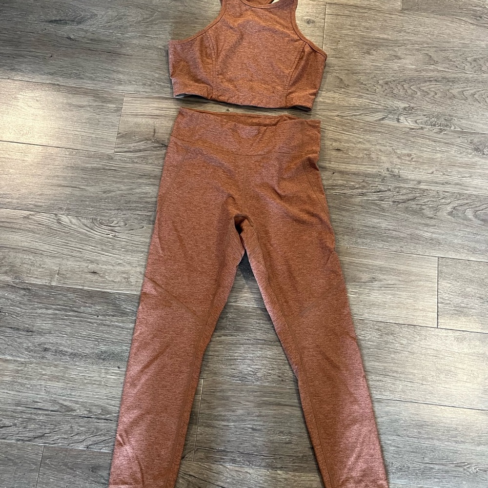 Outdoor Voices Burnt Orange Leggings and Top Set size Medium